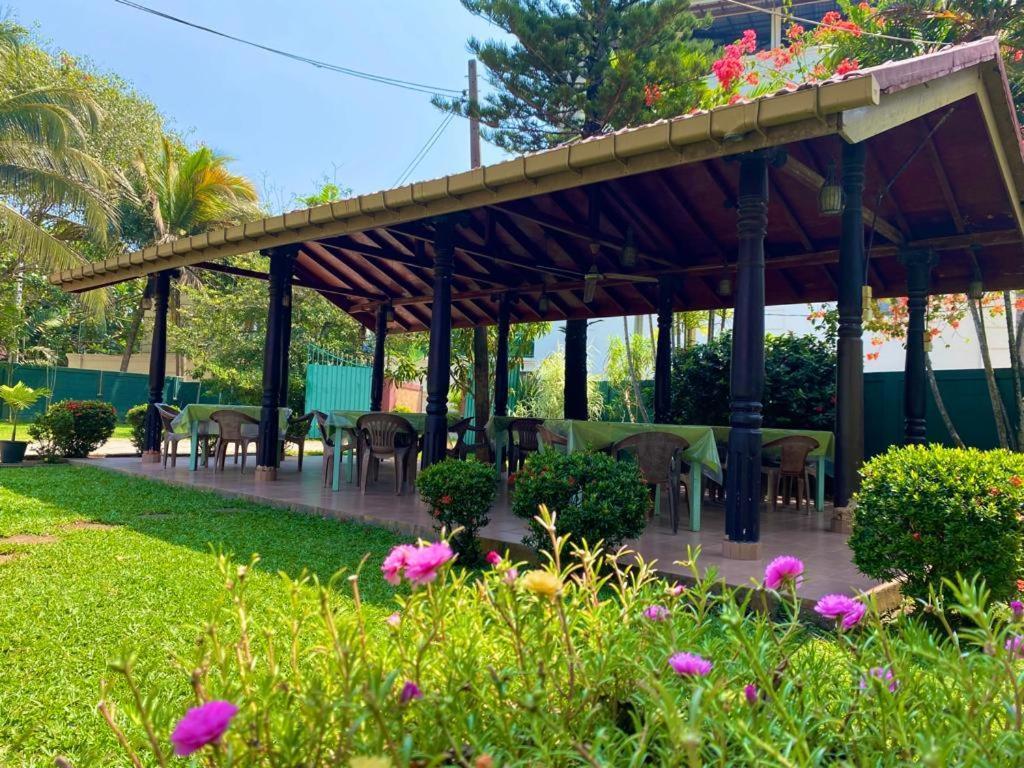 Hotel Tk Green Garden Матара Экстерьер фото